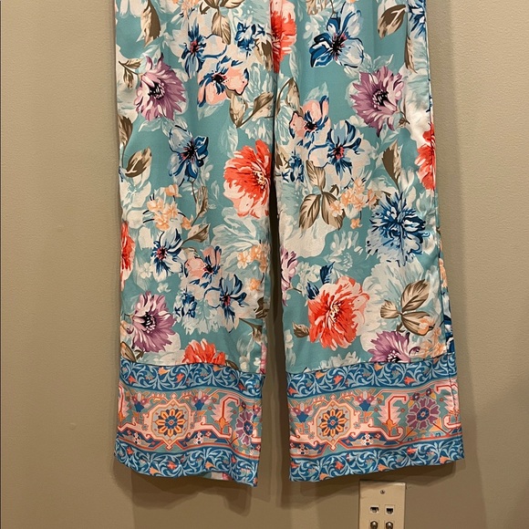 Tolani Collection Floral Wide Leg Pants - Picture 4 of 8